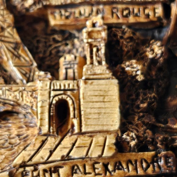 Rare Mid Century Round Chalkware Paris Souvenir Plate 6.25" Parisian Scene 3D - Picture 15 of 15